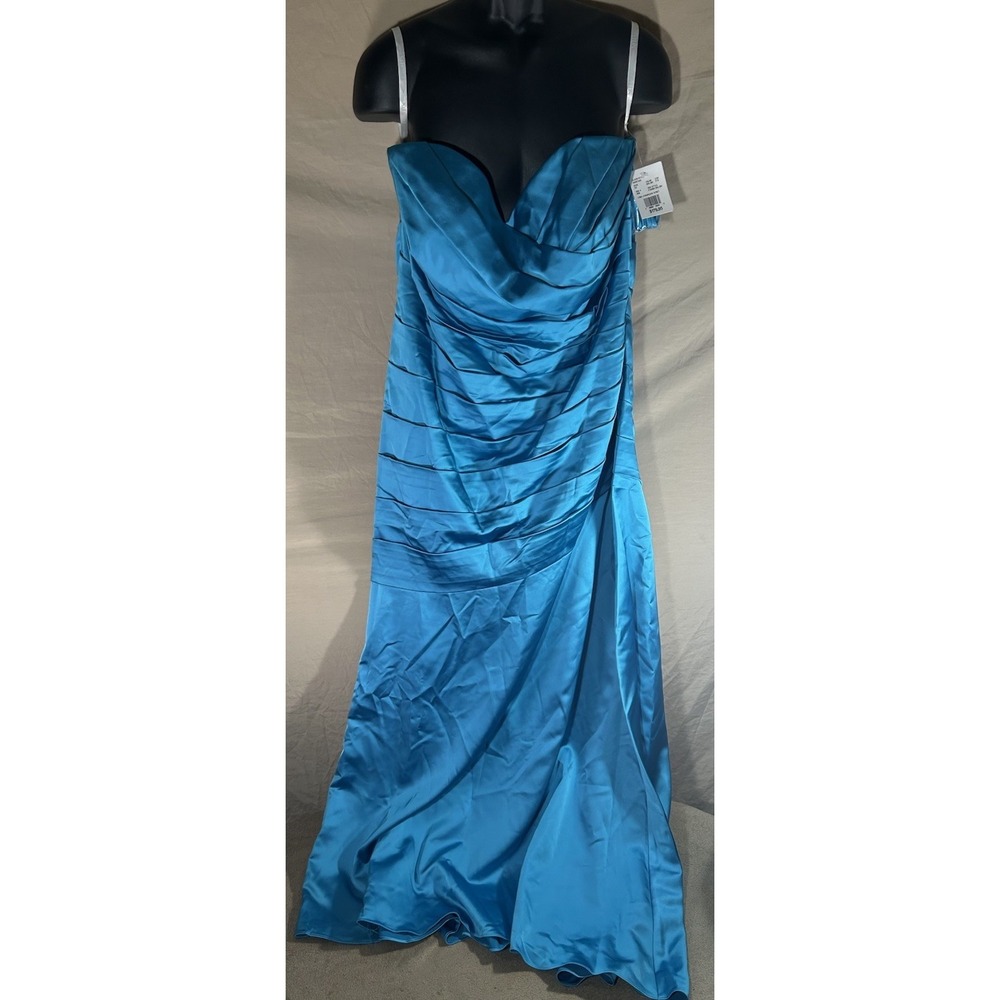 NWT David's Bridal F15586 Malibu Blue Strapless Ruched Formal Dress Plus Size 22